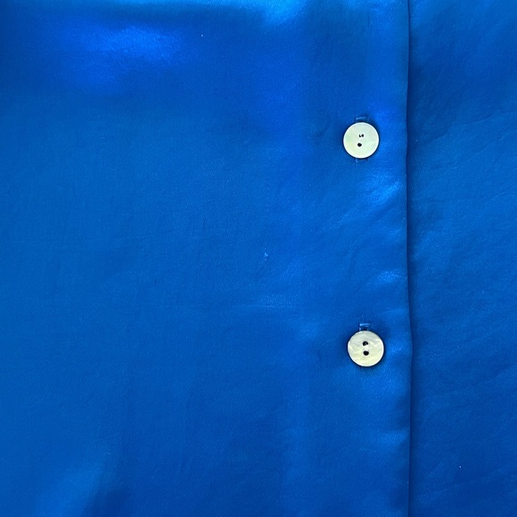 Karen Kane Elegant Blue Satin like Women's Blouse - Picture 4 of 8